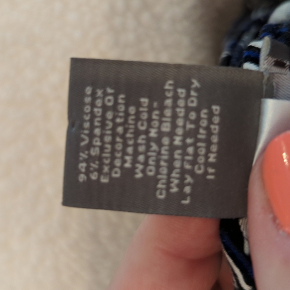 Ladies Ann Taylor EUC sleeveless top/shell size small - Picture 8 of 10